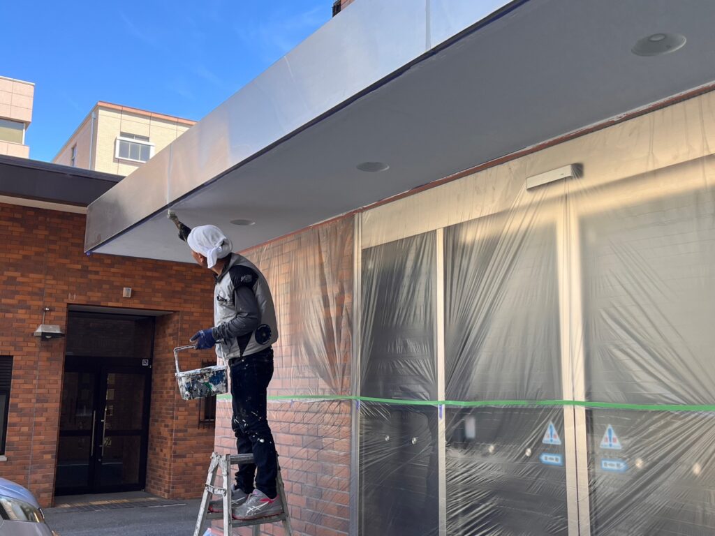 painting the ceiling of entrance