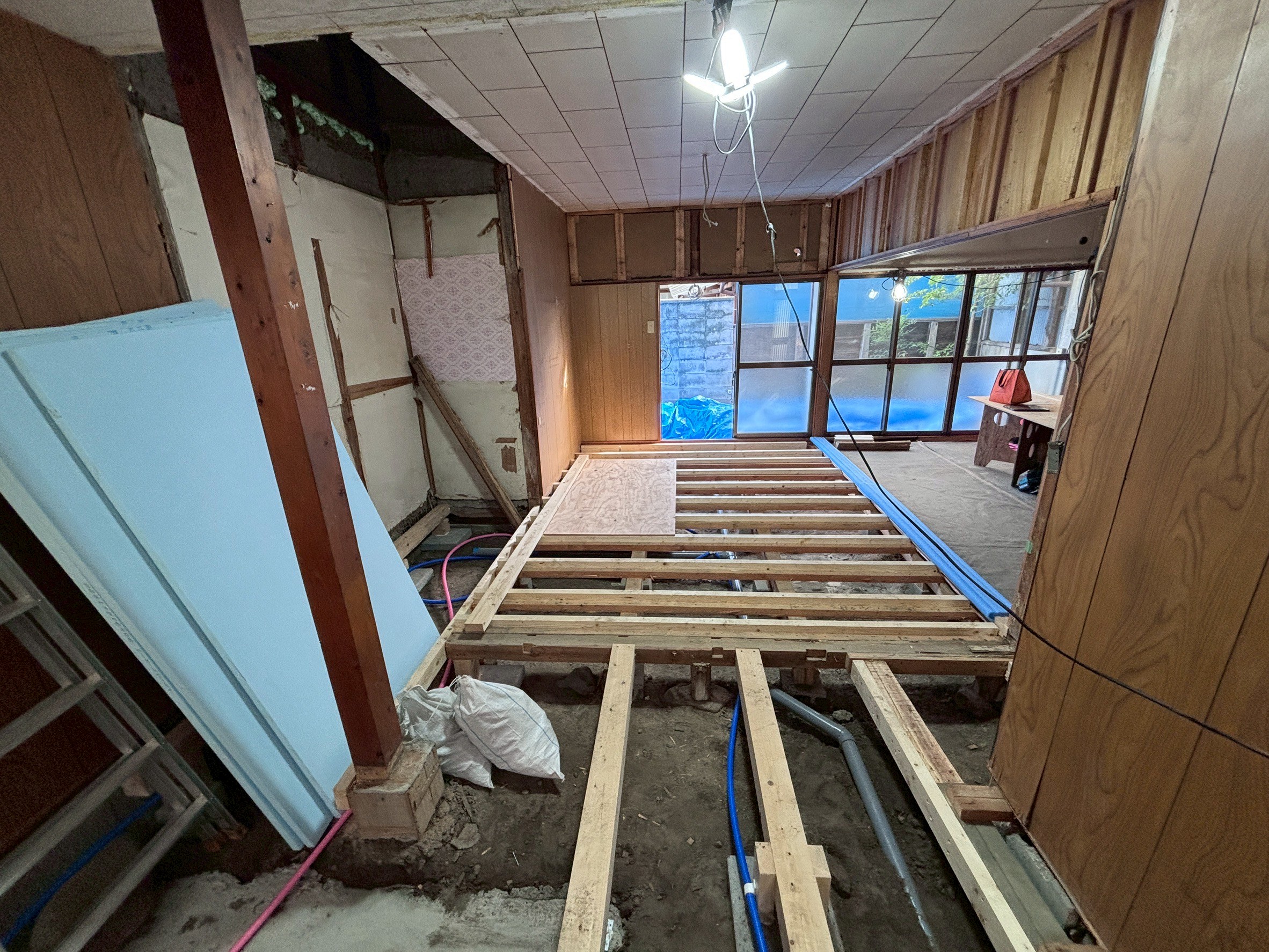 Floor demolition