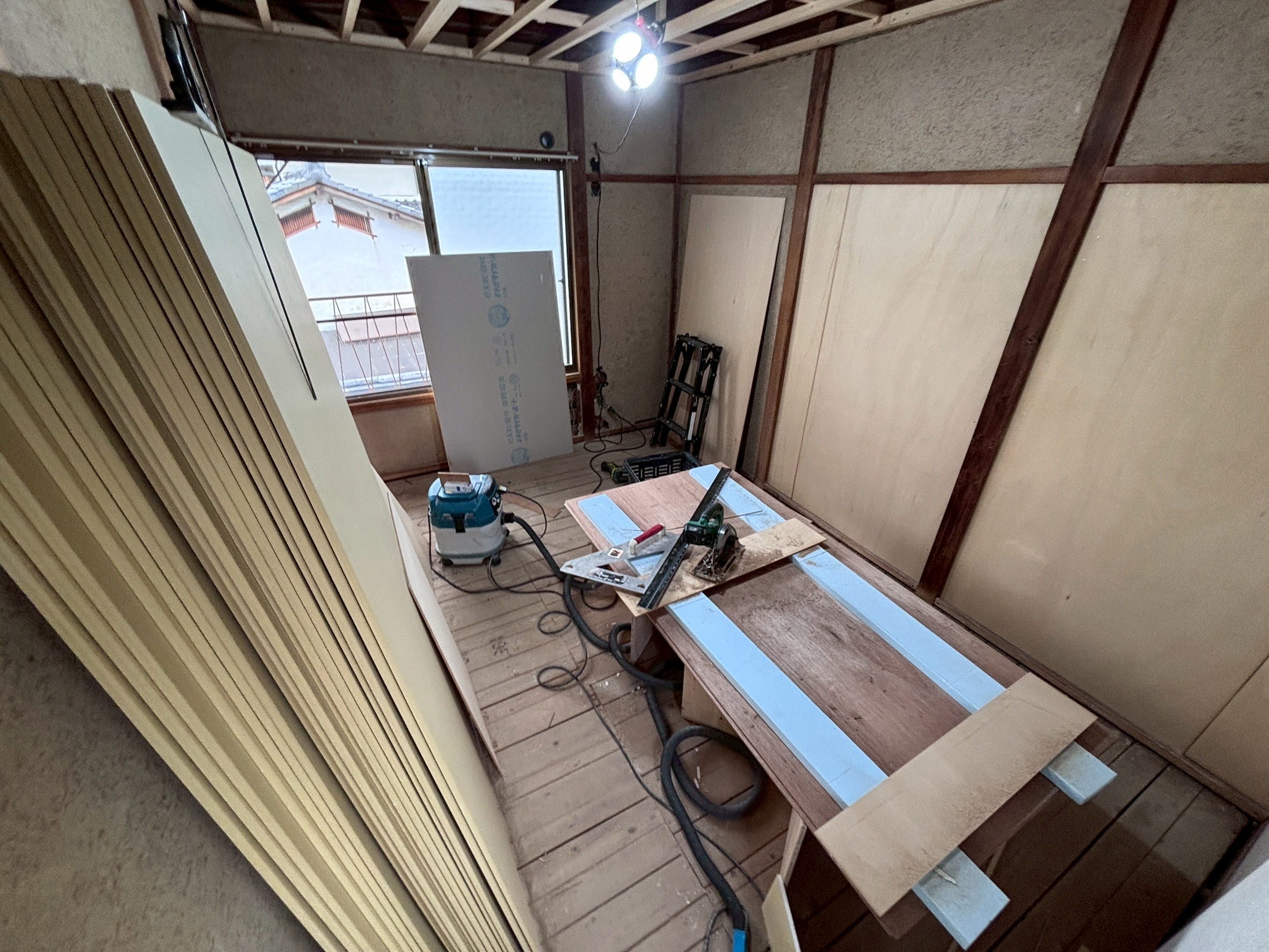 Renovation work in progress on a tatami room in Kyoto